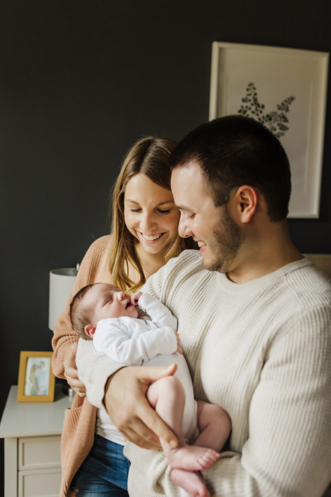 This image has an empty alt attribute; its file name is lifestyle-newborn-photographer-16-683x1024.jpg
